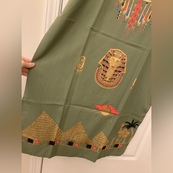 Green Egyptian Traditional Dress - Picture 8 of 16